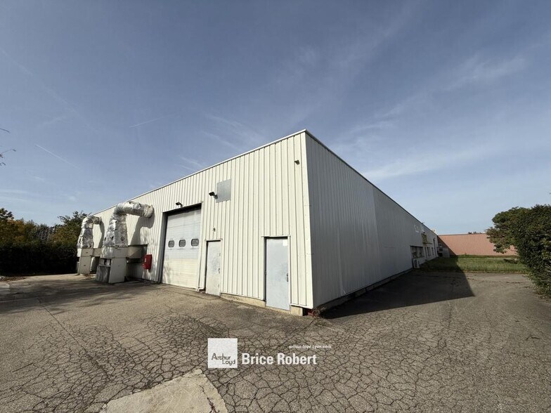 7 Allée Général Benoist, Bron for sale - Building Photo - Image 1 of 5