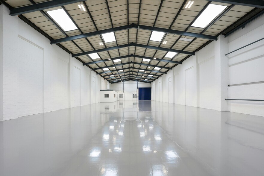 Shenstone Trading Estate, Halesowen to rent - Building Photo - Image 2 of 19