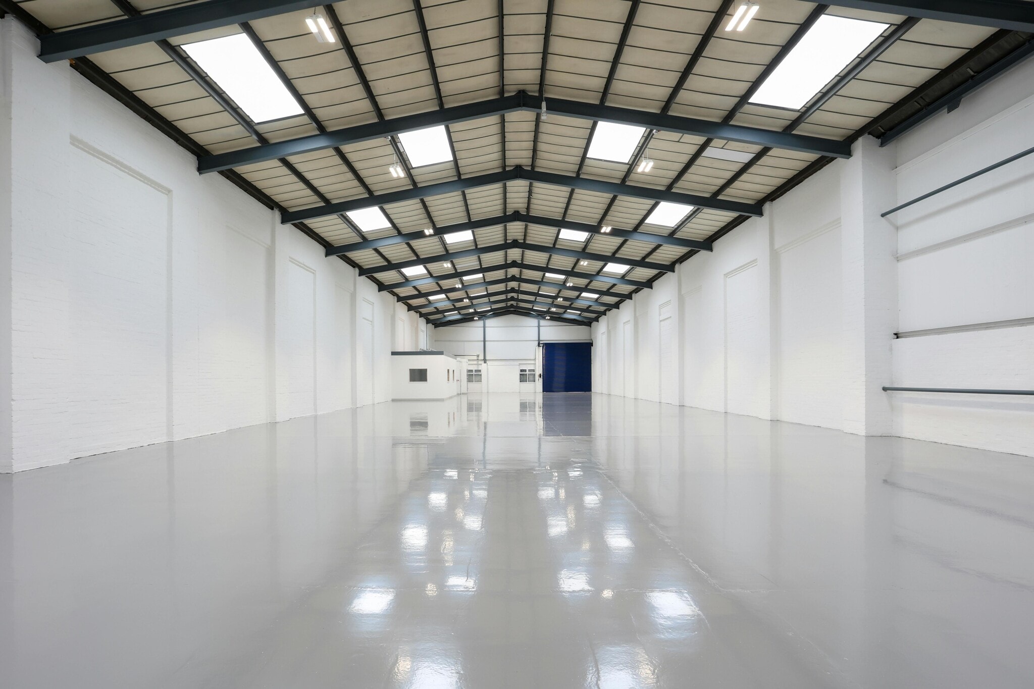 Bromsgrove Rd, Halesowen to rent Building Photo- Image 1 of 20