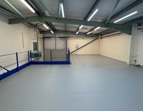 Hazel Rd, Southampton for sale Interior Photo- Image 2 of 2