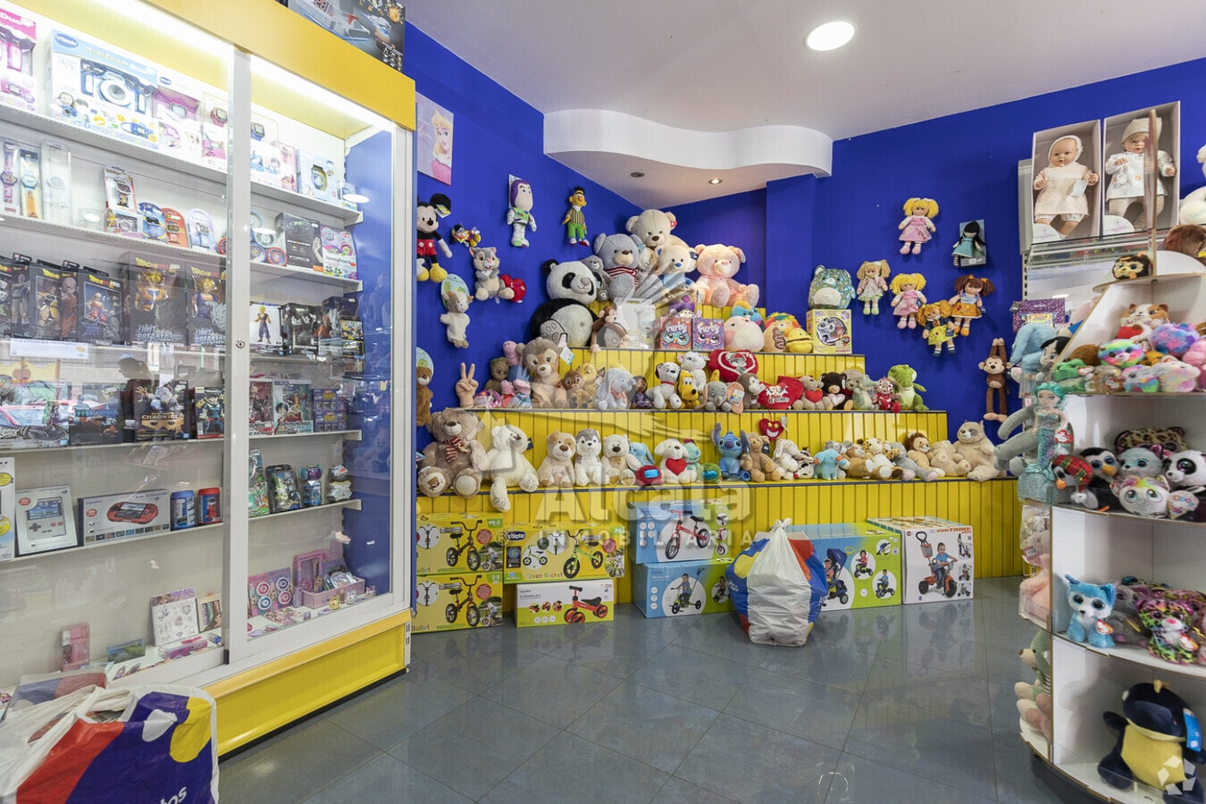 Alcalá de Henares, MAD 28805 -  -  - Interior Photo - Image 2 of 15