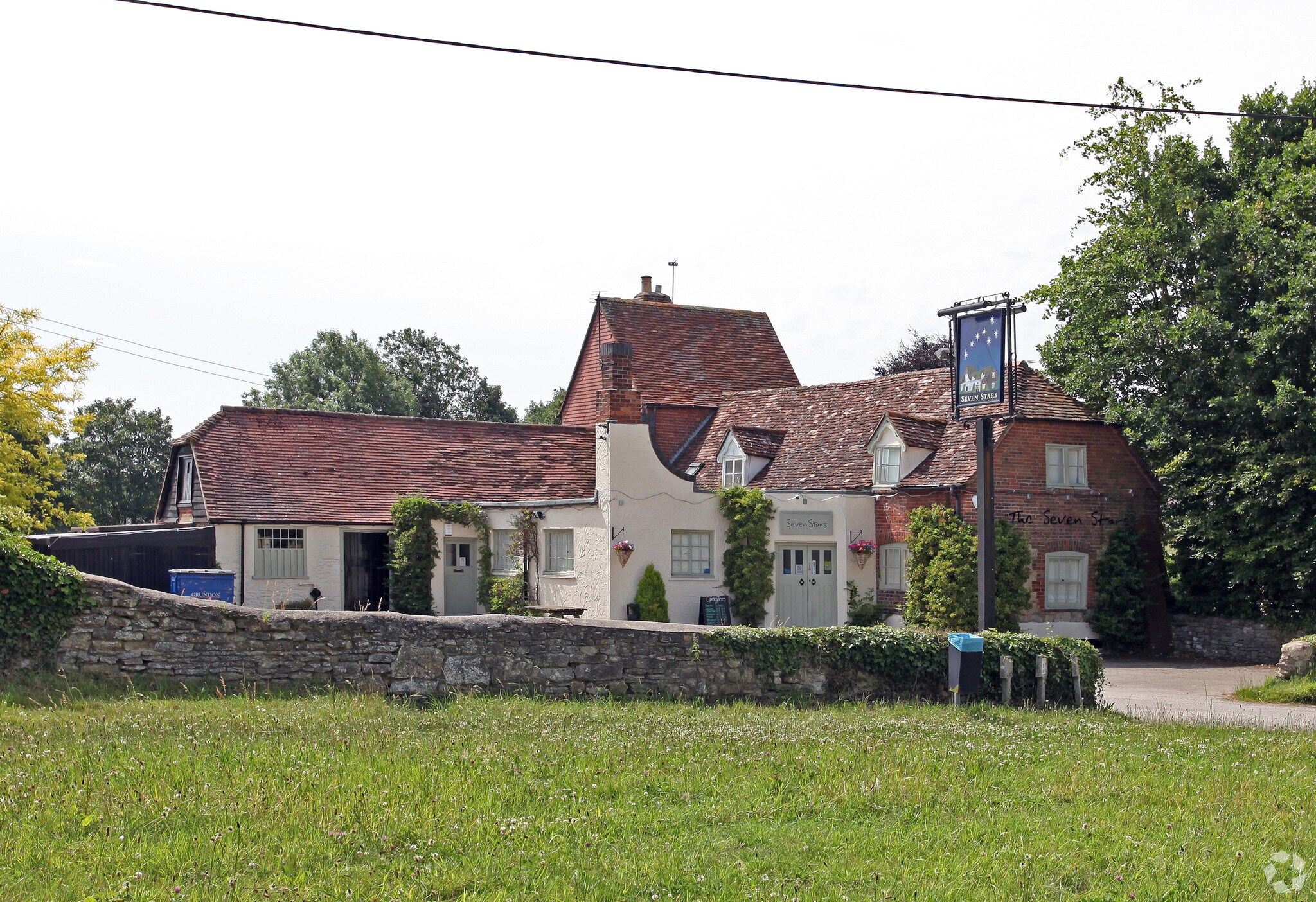 Marsh Baldon, Oxford for sale Primary Photo- Image 1 of 1