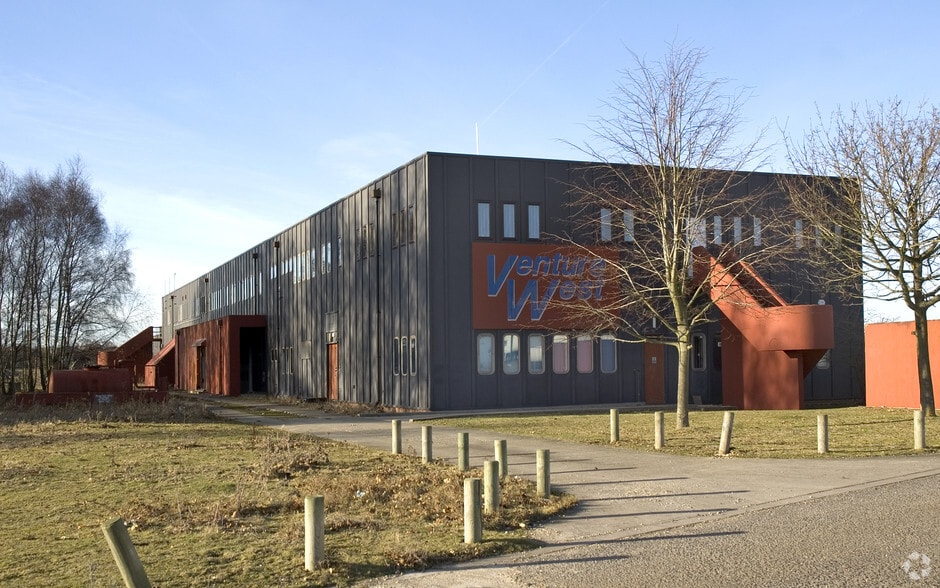 Buckner-croke Way, Thatcham to rent - Building Photo - Image 1 of 2