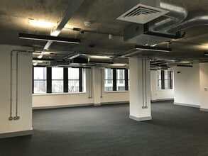 Wood St, Cardiff to rent Interior Photo- Image 1 of 8