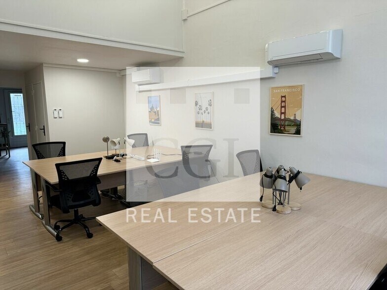 81 Rue Alexandre Boutin, Villeurbanne for sale - Interior Photo - Image 2 of 5