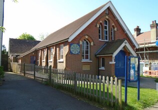 Allingham Rd, Reigate for rent Primary Photo- Image 1 of 2