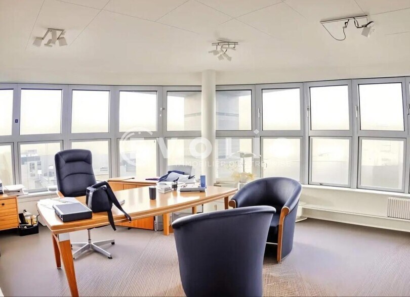 Office in Villiers Sur Marne to rent - Building Photo - Image 1 of 29