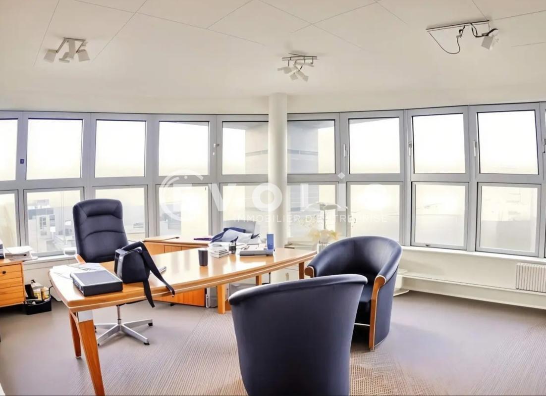Office in Villiers Sur Marne to rent Building Photo- Image 1 of 30