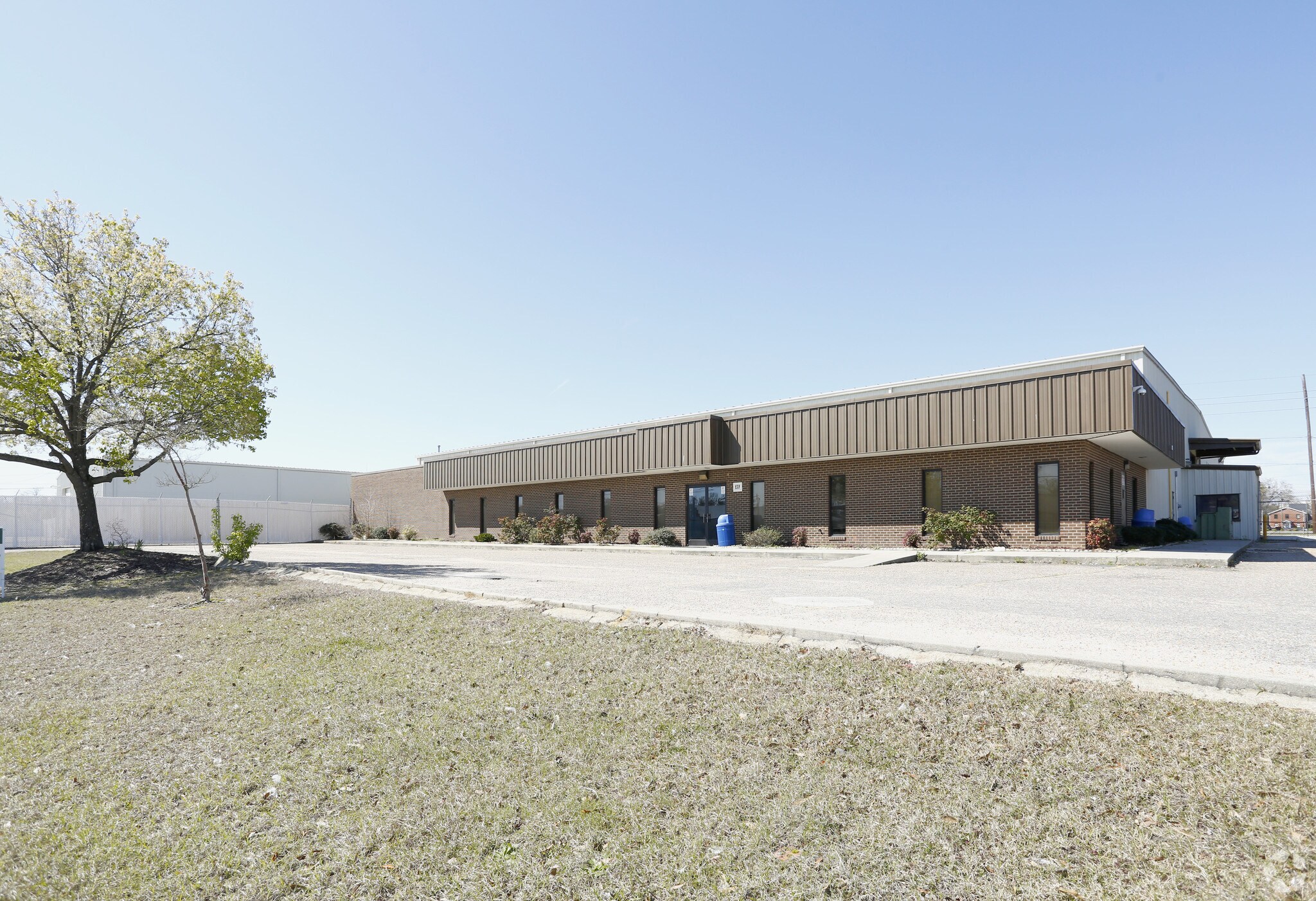 131 Pepsi Ln, Fayetteville, NC to rent Building Photo- Image 1 of 20