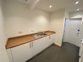 22 Church Rd, Cheadle to rent Interior Photo- Image 2 of 3