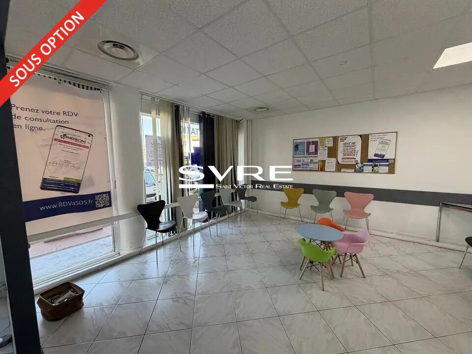 Retail in Marseille to rent Interior Photo- Image 1 of 8