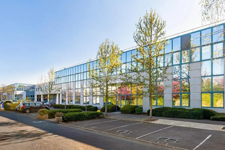 Light Industrial in Fresnes to rent - Building Photo - Image 1 of 14