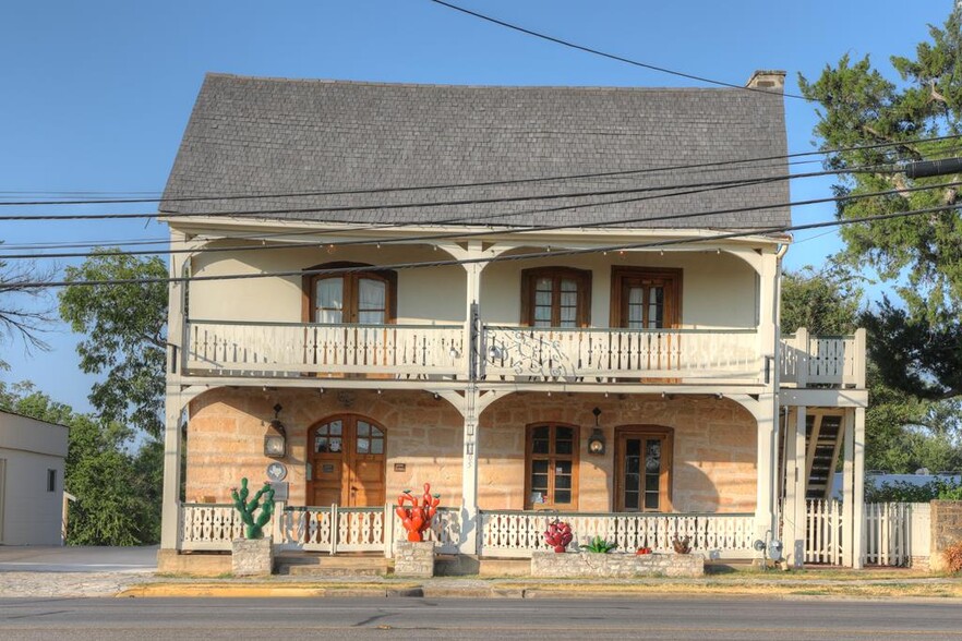 405 E Main St, Fredericksburg, TX for sale - Primary Photo - Image 1 of 1