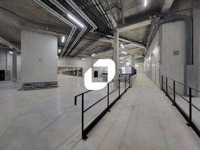 Light Industrial in Ivry-sur-Seine to rent Interior Photo- Image 1 of 8