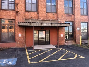 214 Solar St, Syracuse, NY for rent Building Photo- Image 1 of 10