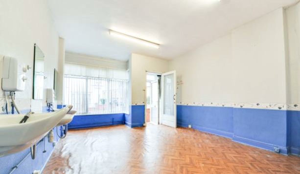 1 Vivian Rd, Wellingborough for rent - Interior Photo - Image 2 of 4