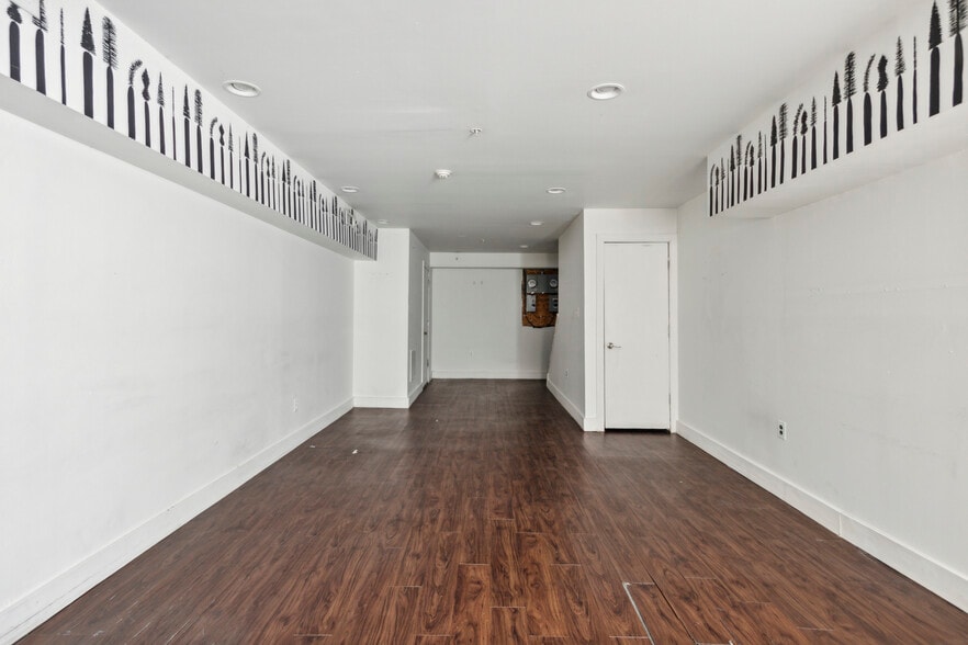 1613 Frankford Ave, Philadelphia, PA for rent - Interior Photo - Image 3 of 15