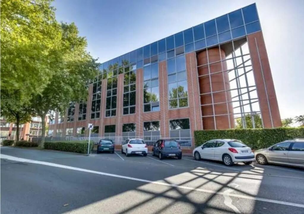 Location Bureaux 300 m² à 698 m² - Photo 1