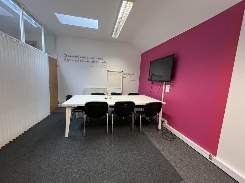 Gulpher Rd, Felixstowe to rent - Building Photo - Image 3 of 9