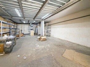 23 Boulevard De La Gare, La Penne-sur-Huveaune to rent Interior Photo- Image 2 of 3