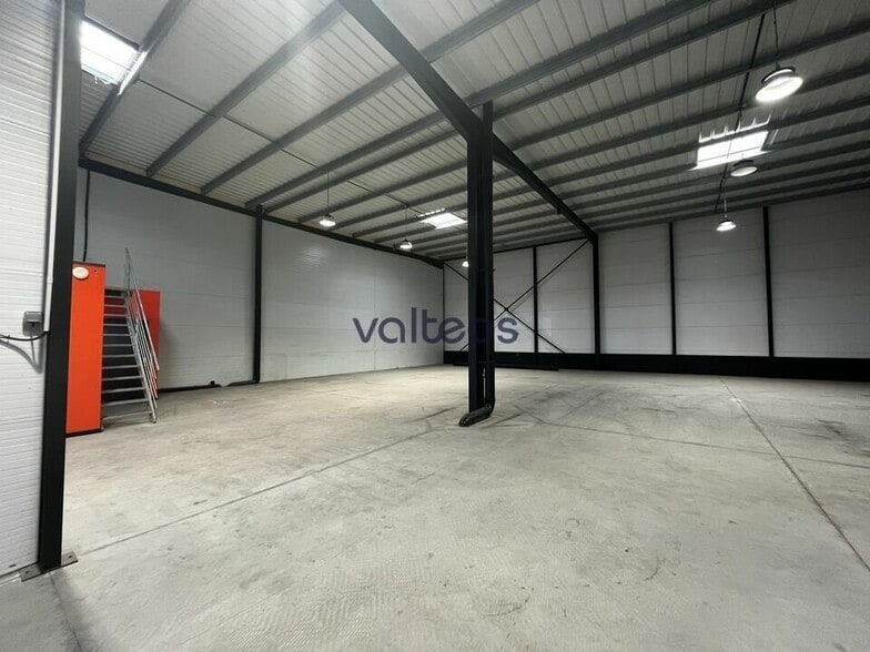 14 Rue Gaspard-Gustave Coriolis, Plaisance-du-Touch to rent - Interior Photo - Image 2 of 11
