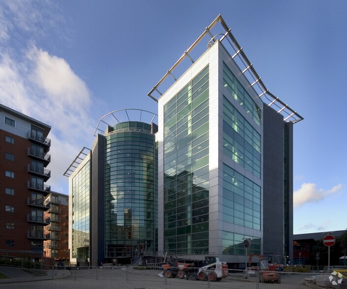 2 City Walk, Leeds for rent - Building Photo - Image 1 of 21