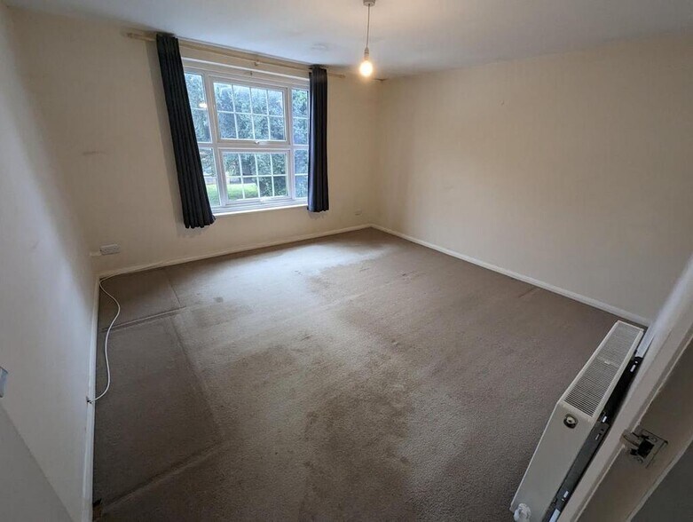 41-43 High St, Leatherhead for sale - Building Photo - Image 3 of 3