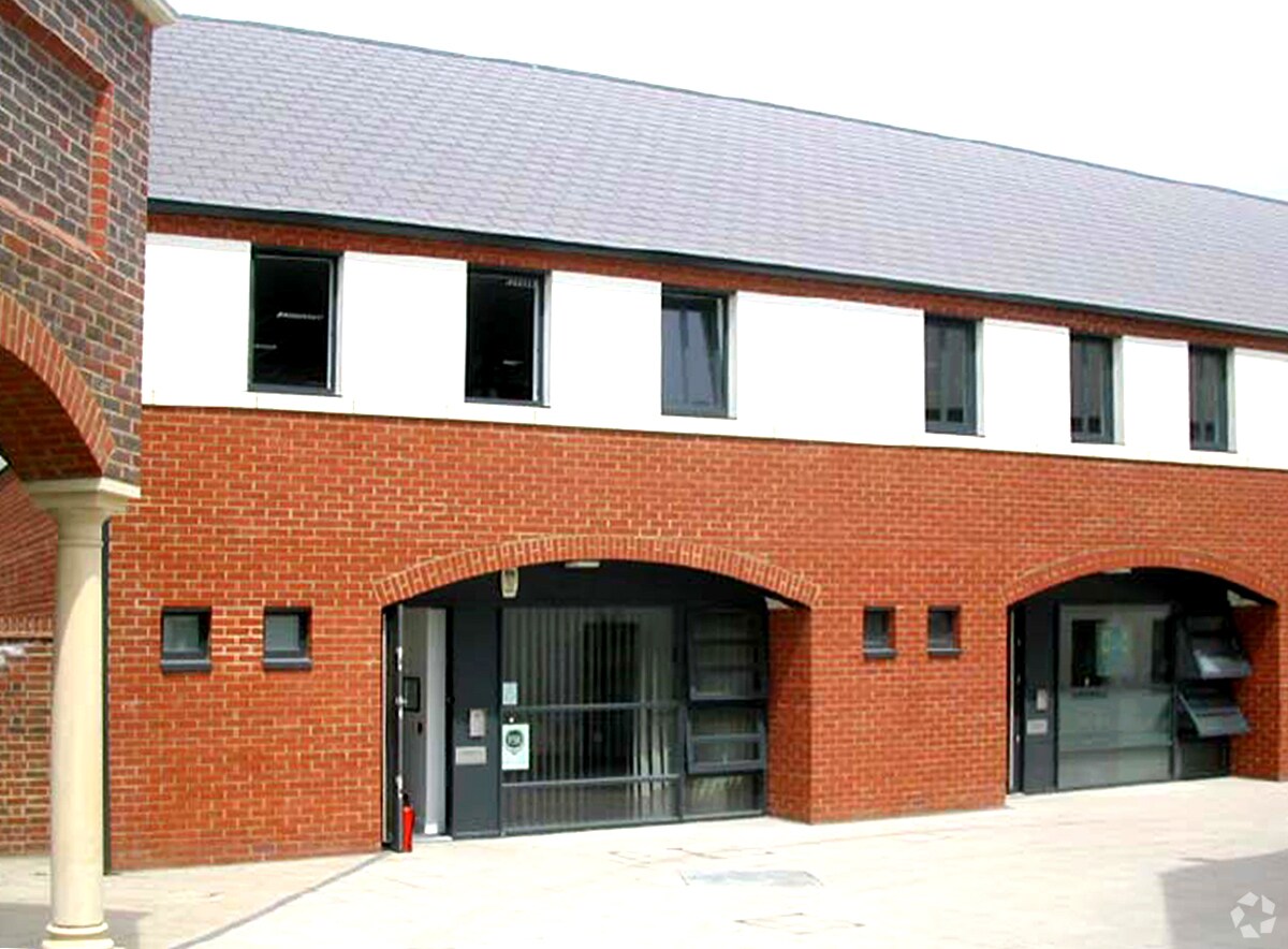 Fairbank Rd, Southwater for sale Primary Photo- Image 1 of 1