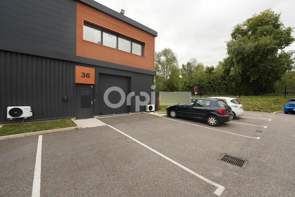 401 Rue Le Chatelier, Vaulx-Milieu to rent Building Photo- Image 1 of 10