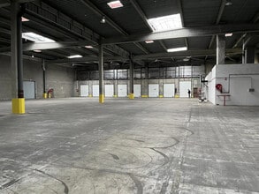 Light Industrial in Corbas to rent Interior Photo- Image 1 of 8