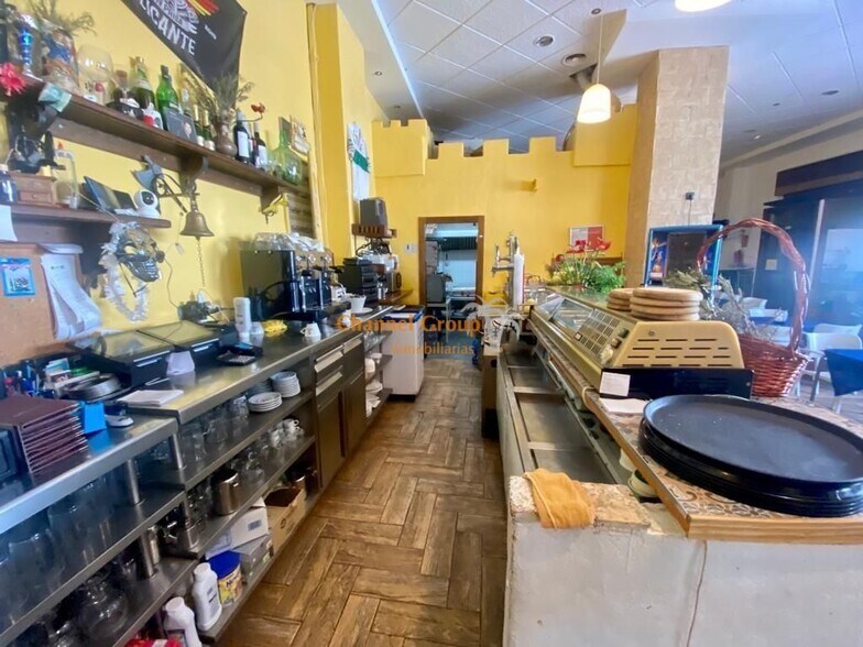 Retail in Orihuela to rent - Building Photo - Image 2 of 11