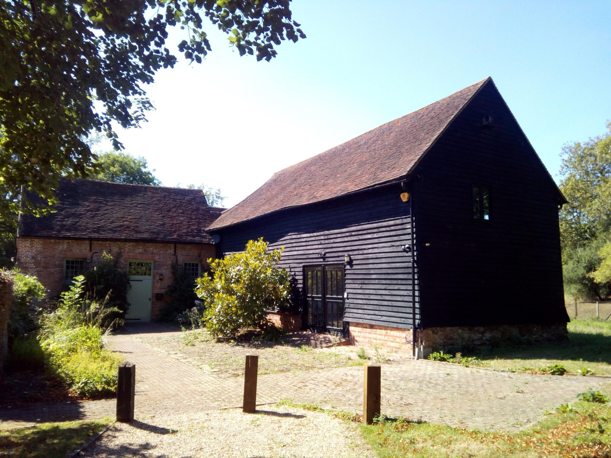 Okewood Hill, Dorking to rent Primary Photo- Image 1 of 4