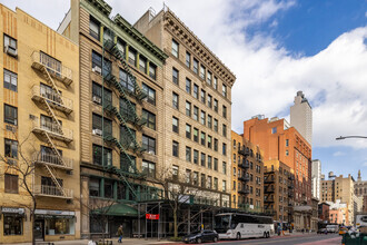 235 W 23rd St, New York, NY for sale Primary Photo- Image 1 of 1