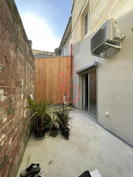 Office in Bordeaux to rent - Building Photo - Image 2 of 6