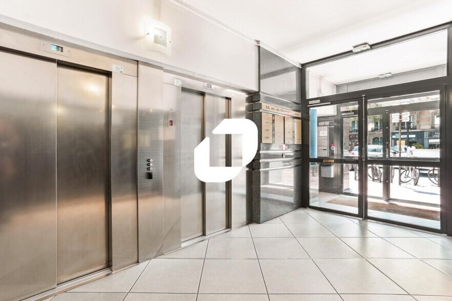 Office in Boulogne Billancourt for sale - Lobby - Image 2 of 14