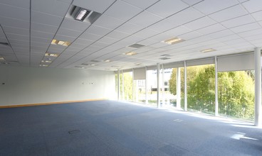 105-110 Wharfedale Rd, Wokingham for rent Other- Image 1 of 3