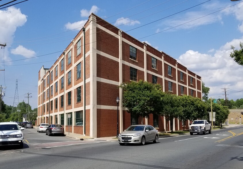 1230 W Morehead St, Charlotte, NC for rent - Building Photo - Image 3 of 9