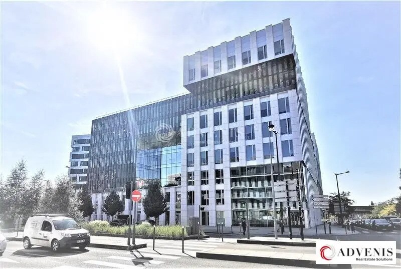 Office in Lille to rent - Building Photo - Image 1 of 7