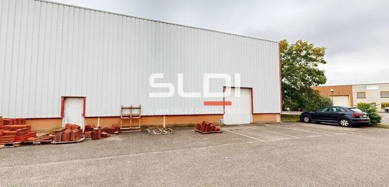 Light Industrial in Vénissieux to rent Building Photo- Image 1 of 8
