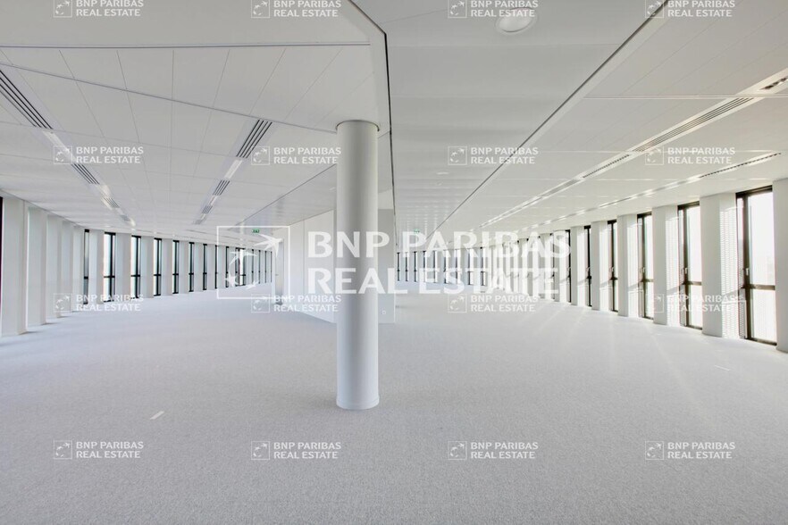 Office in Massy to rent - Interior Photo - Image 3 of 12