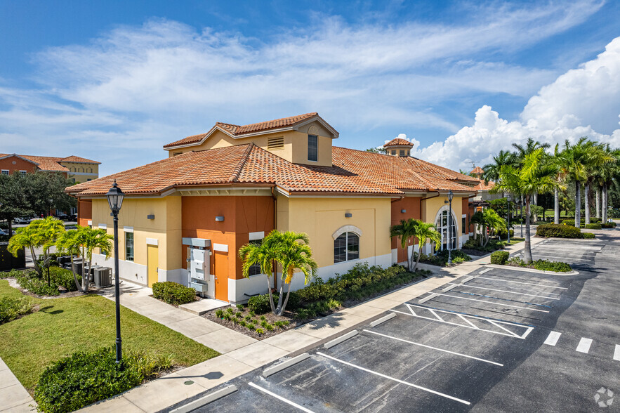 9431 Corkscrew Palms Cir, Estero, FL for rent - Building Photo - Image 3 of 23