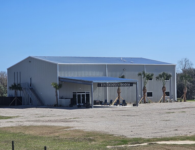 1811 State Highway 185 E, Seadrift, TX for sale - Building Photo - Image 1 of 16