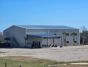 1811 State Highway 185 E, Seadrift, TX for sale Building Photo- Image 1 of 17