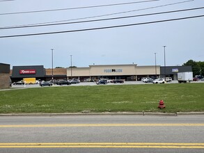 Food Lion Road rd, Scotland Neck, NC for rent Primary Photo- Image 1 of 2