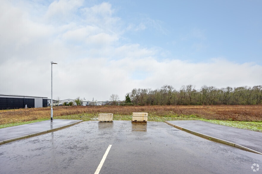 Pride Pky, Sleaford to rent - Building Photo - Image 2 of 4