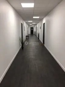 Vente Bureaux 65 m² - Photo 1