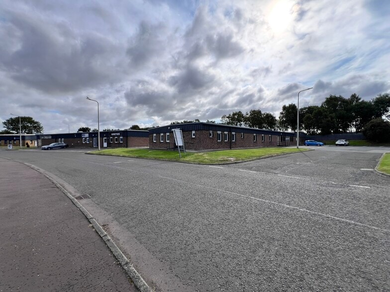 66-76 Dickson St, Dunfermline to rent - Building Photo - Image 3 of 16