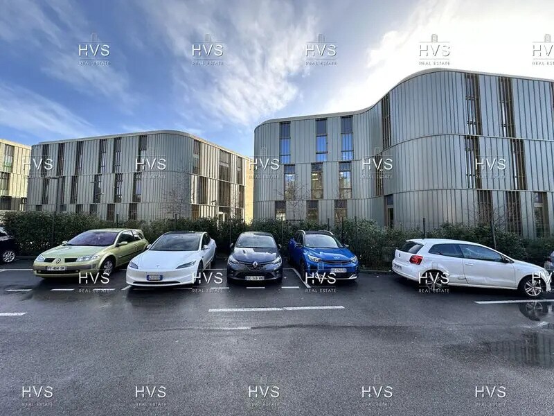 Office in Aix-en-Provence to rent Building Photo- Image 1 of 13