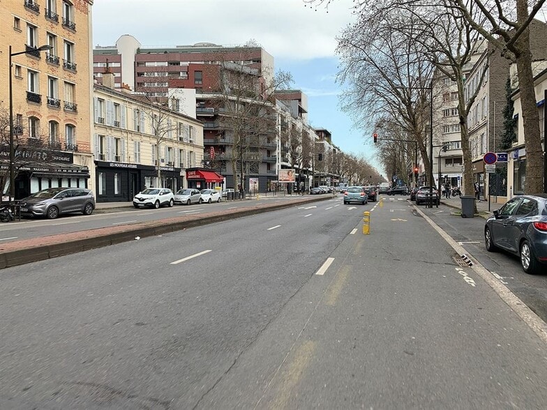 Retail in Boulogne-Billancourt to rent - Building Photo - Image 3 of 4