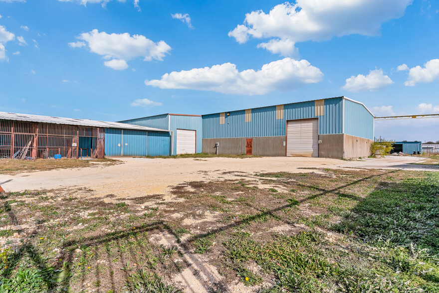 316 County Road 904, Joshua, TX for sale - Building Photo - Image 1 of 1